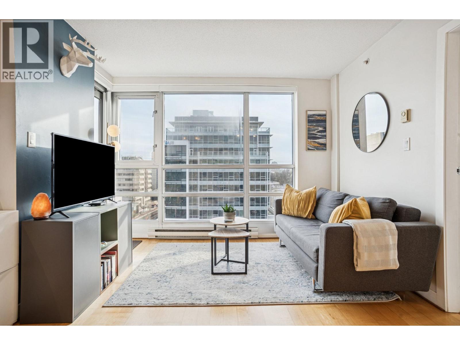 901 1030 W BROADWAY STREET