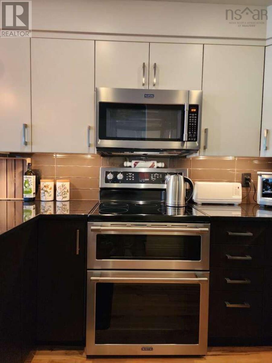 1207 1445 South Park Street