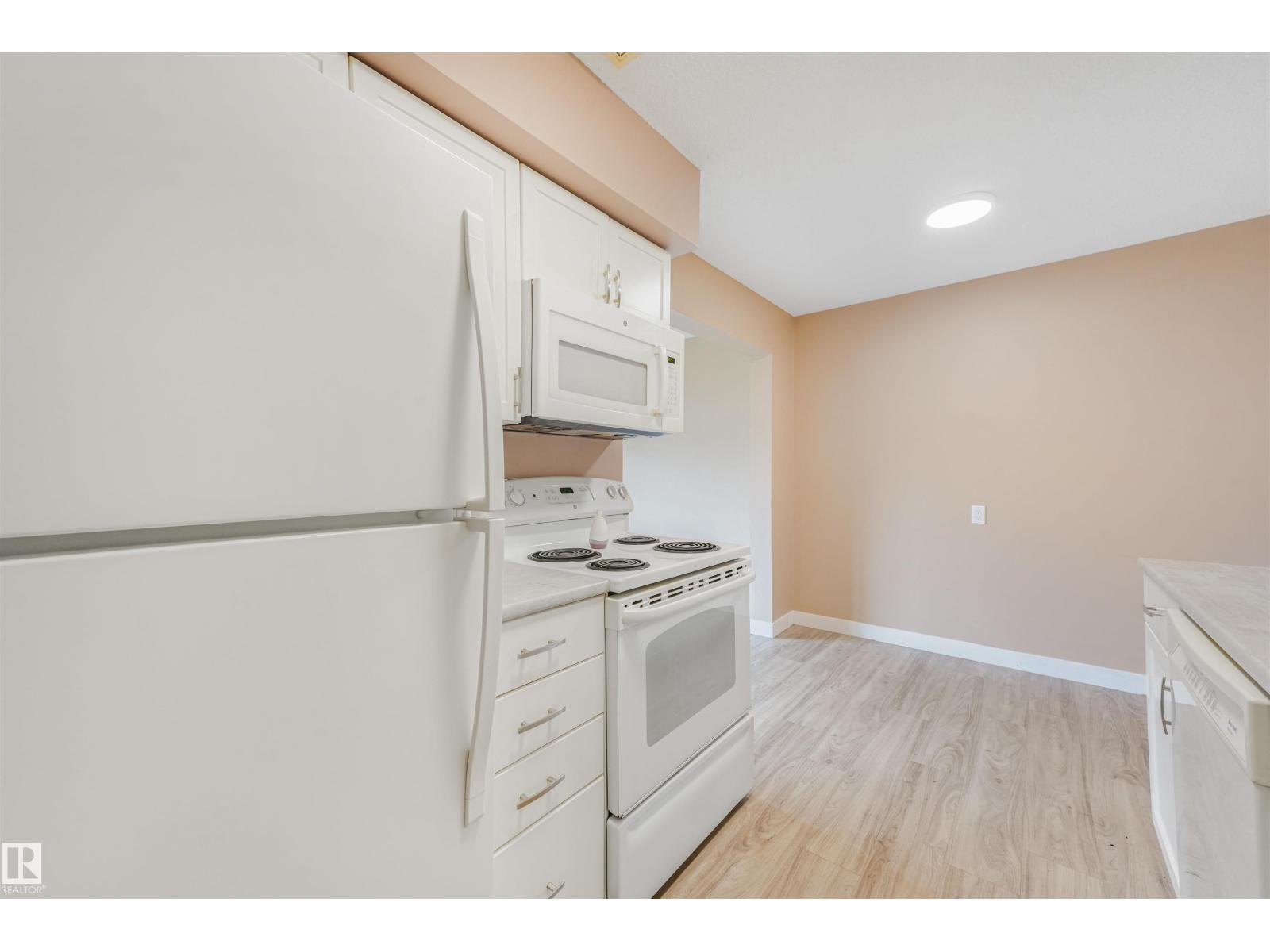 #8 14120 80 ST NW