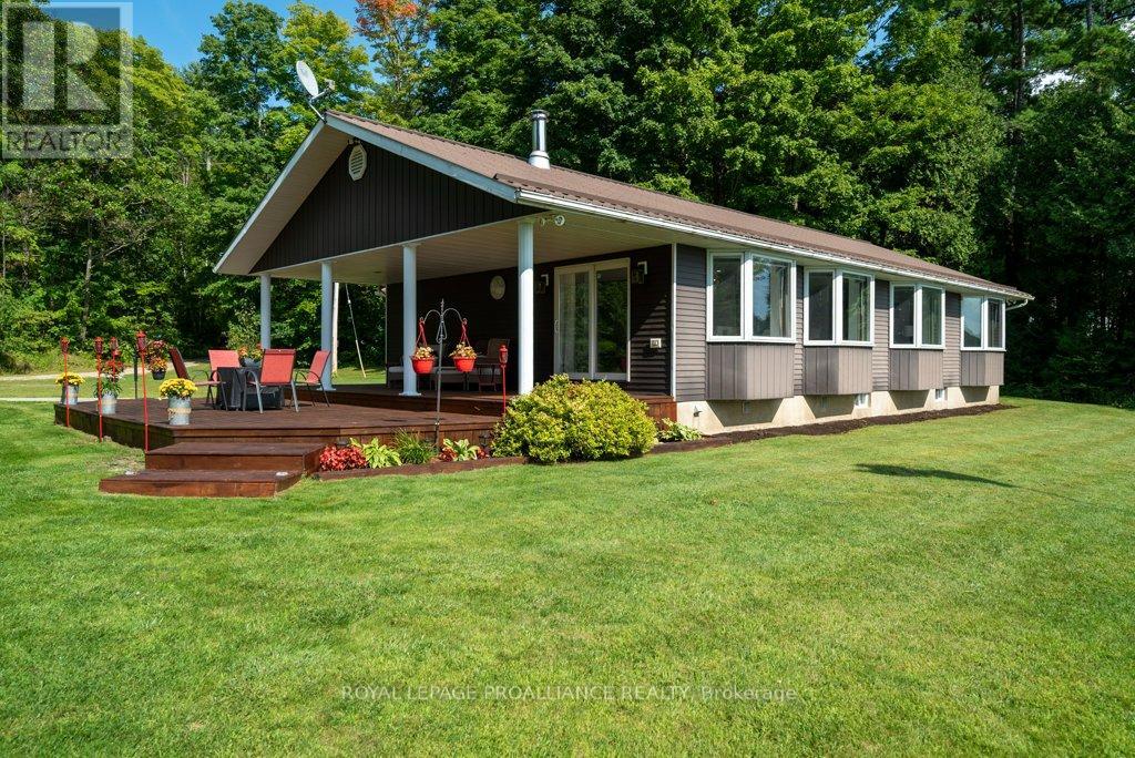 1049 PERRY LANE
