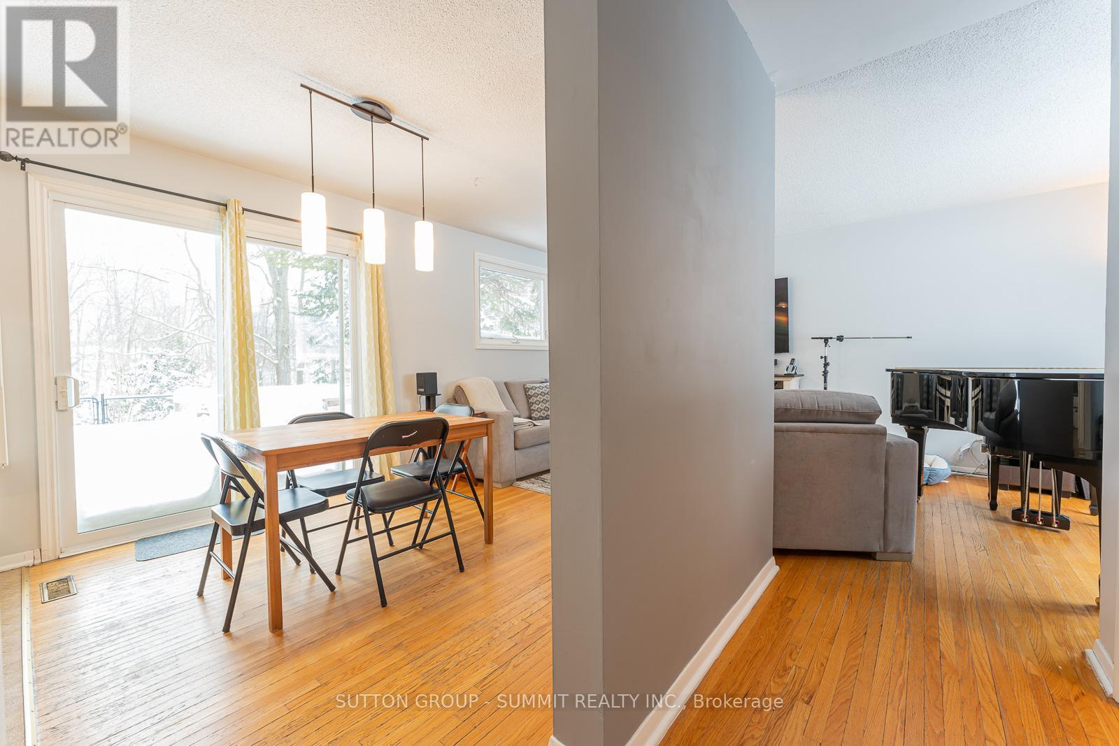 206 6TH AVENUE E