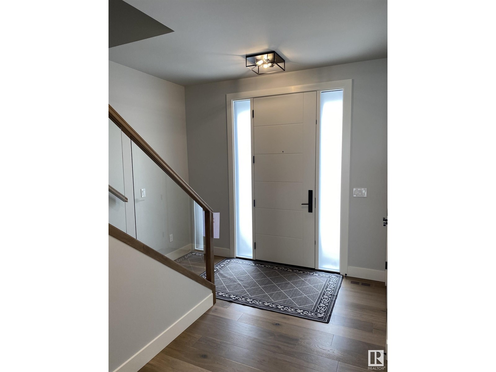 10929 79 AV NW NW