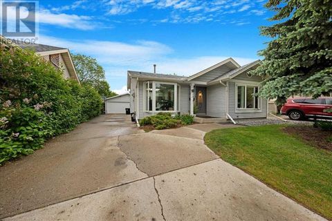 56 Abbotsford Place NE Calgary AB T2A6V7