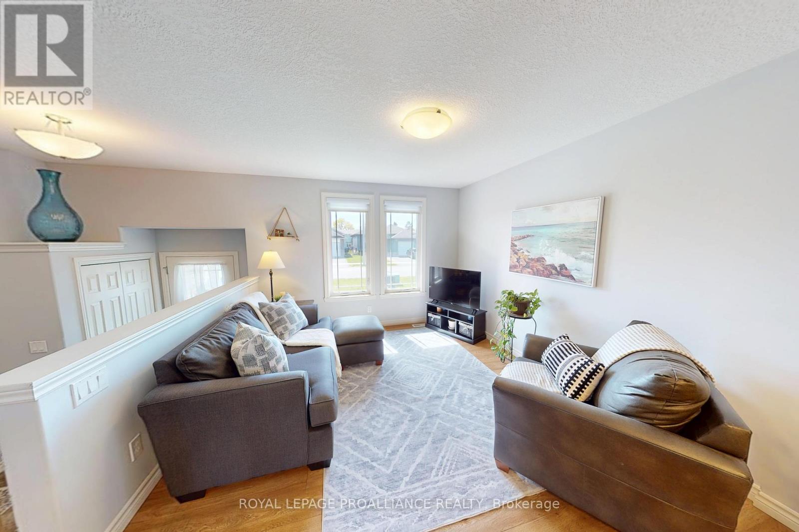 121 GREENHILL LANE