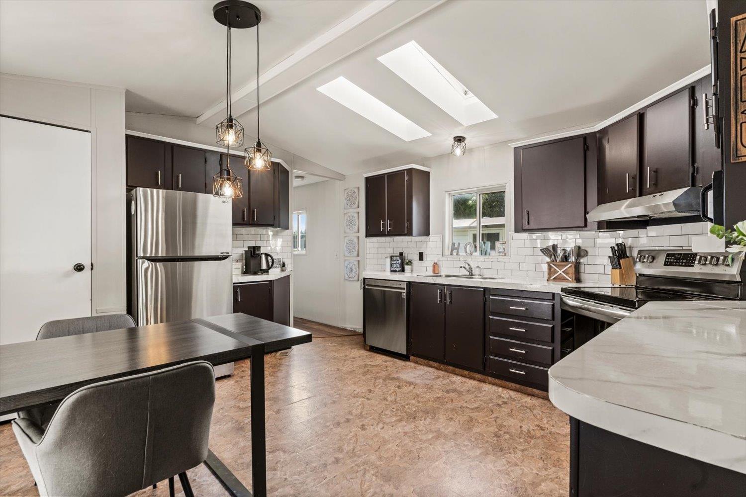 41 52324 YALE ROAD|Rosedale