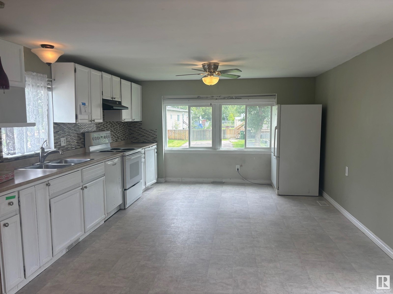 2 Cliff CR NW