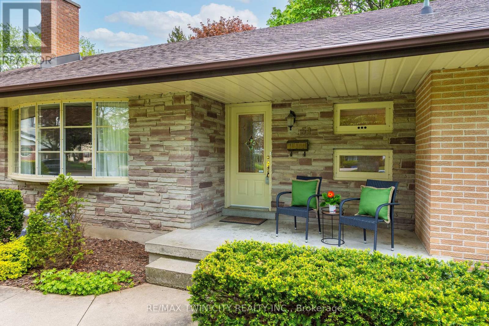51 ASKIN PLACE