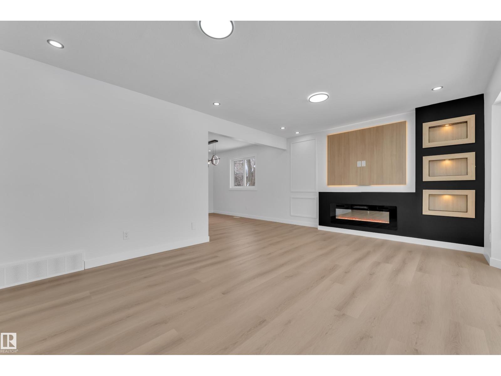 11615 24 AV NW