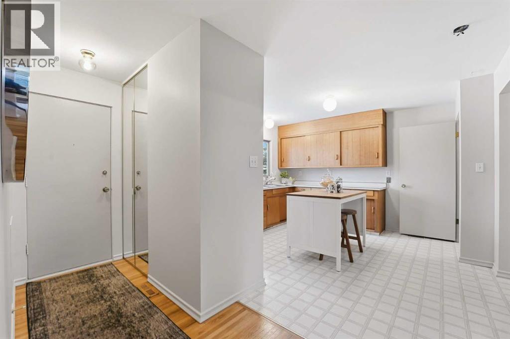 67 Woodlark Drive SW