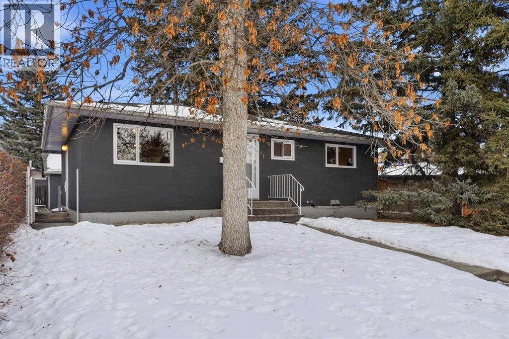 67 Woodlark Drive SW