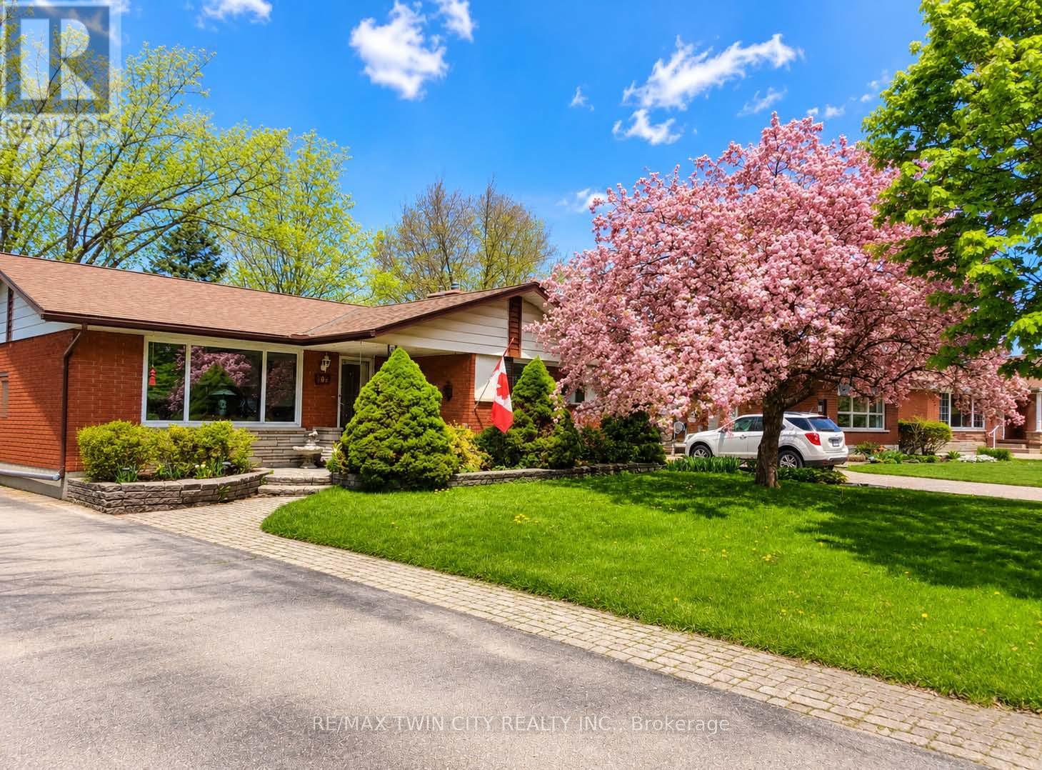 209 DIXIE CRESCENT