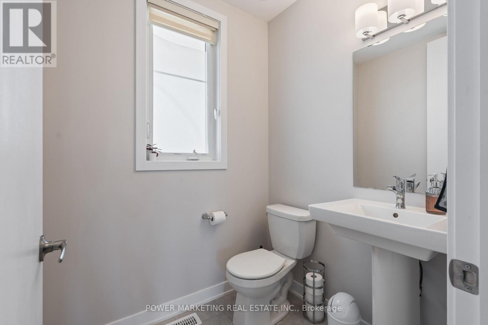 129 HACKAMORE CRESCENT