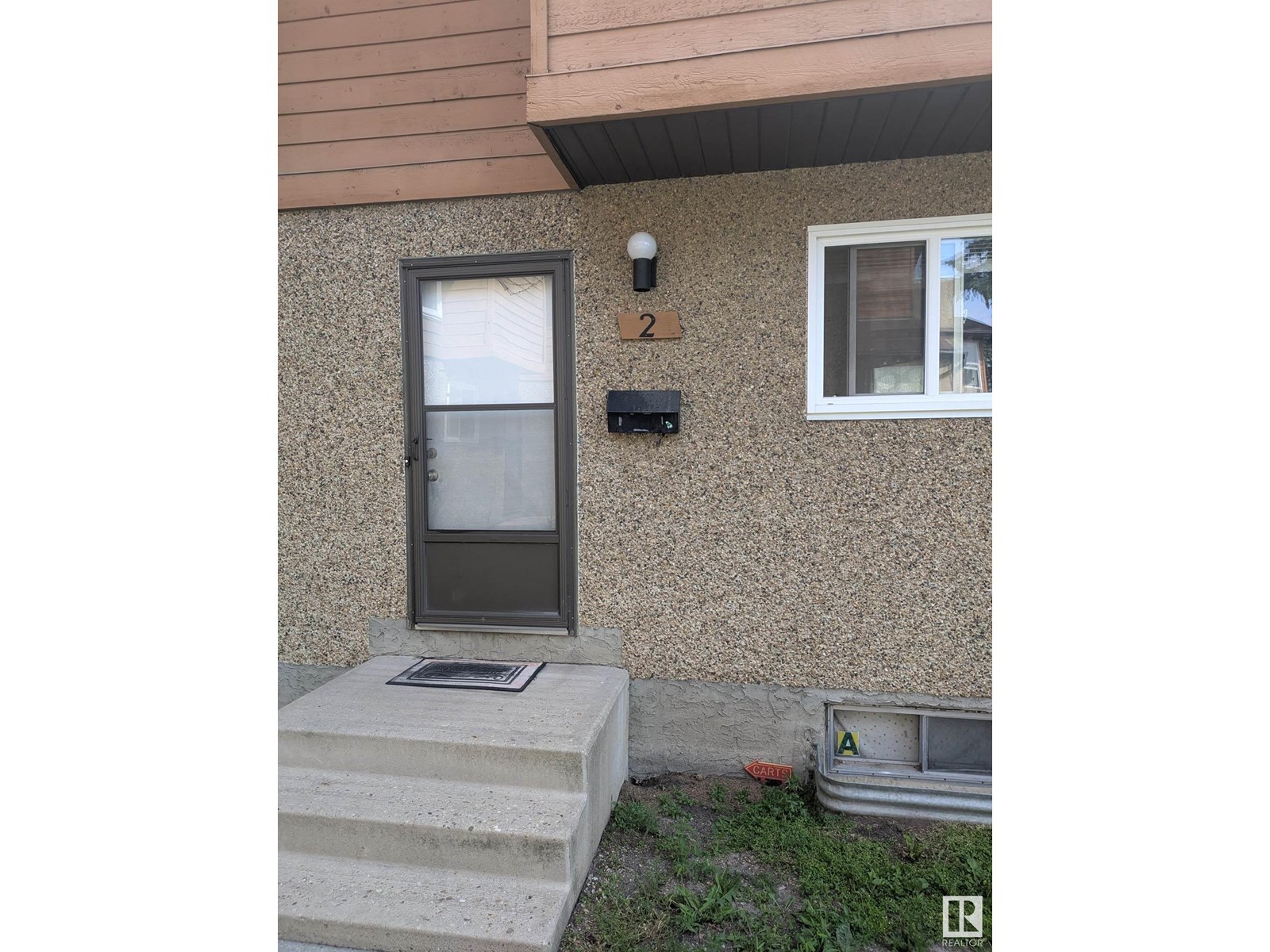 #2 3812 20 AV NW