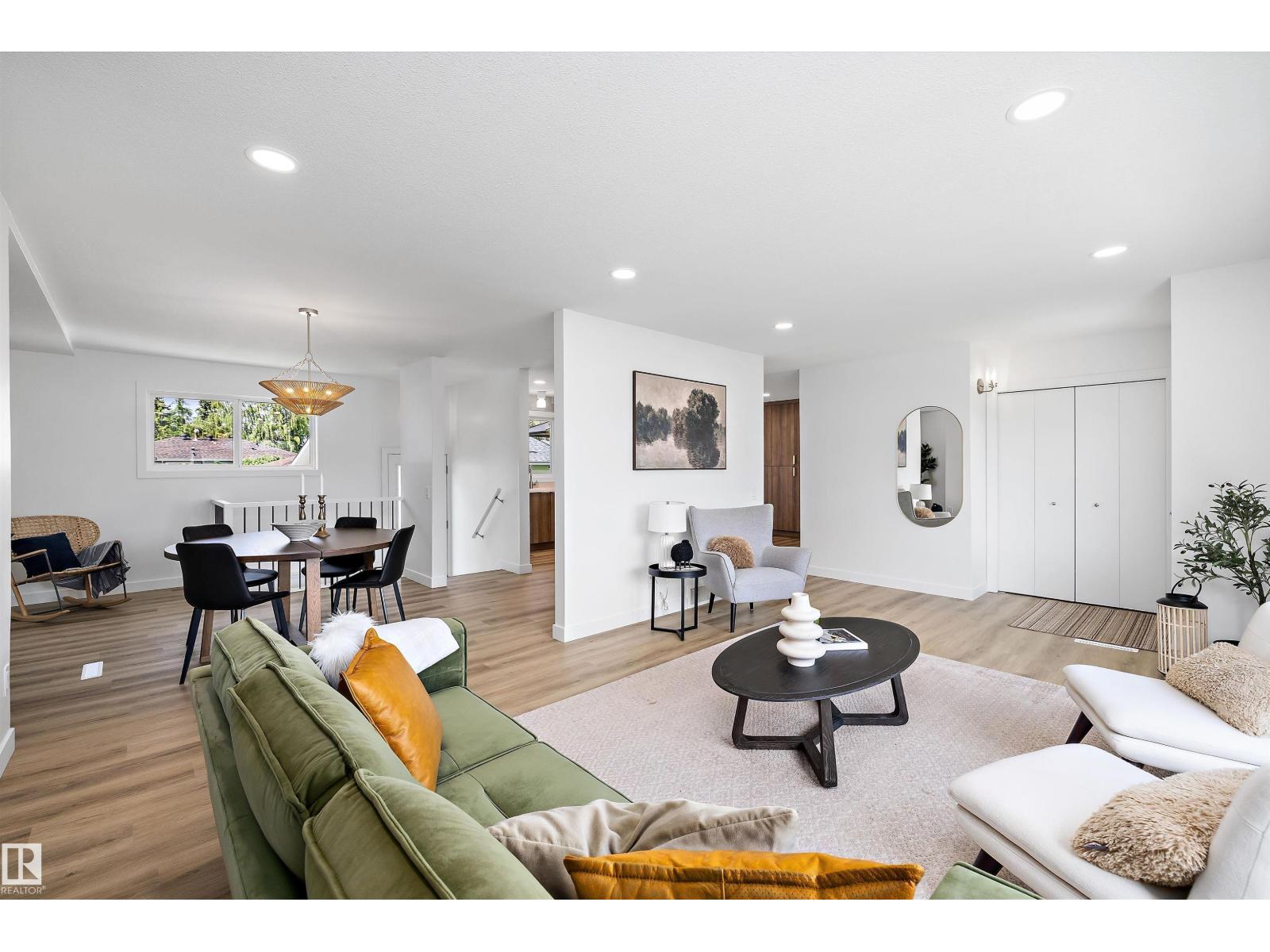 7004 93 AV NW