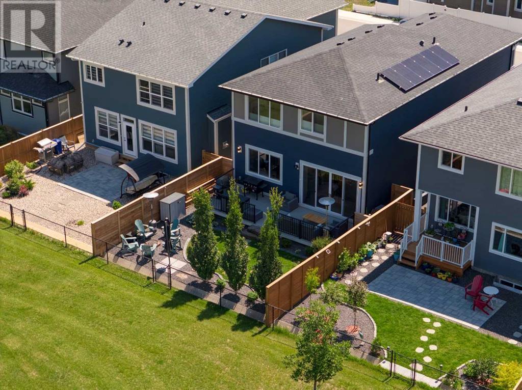 17 Legacy Glen Crescent SE