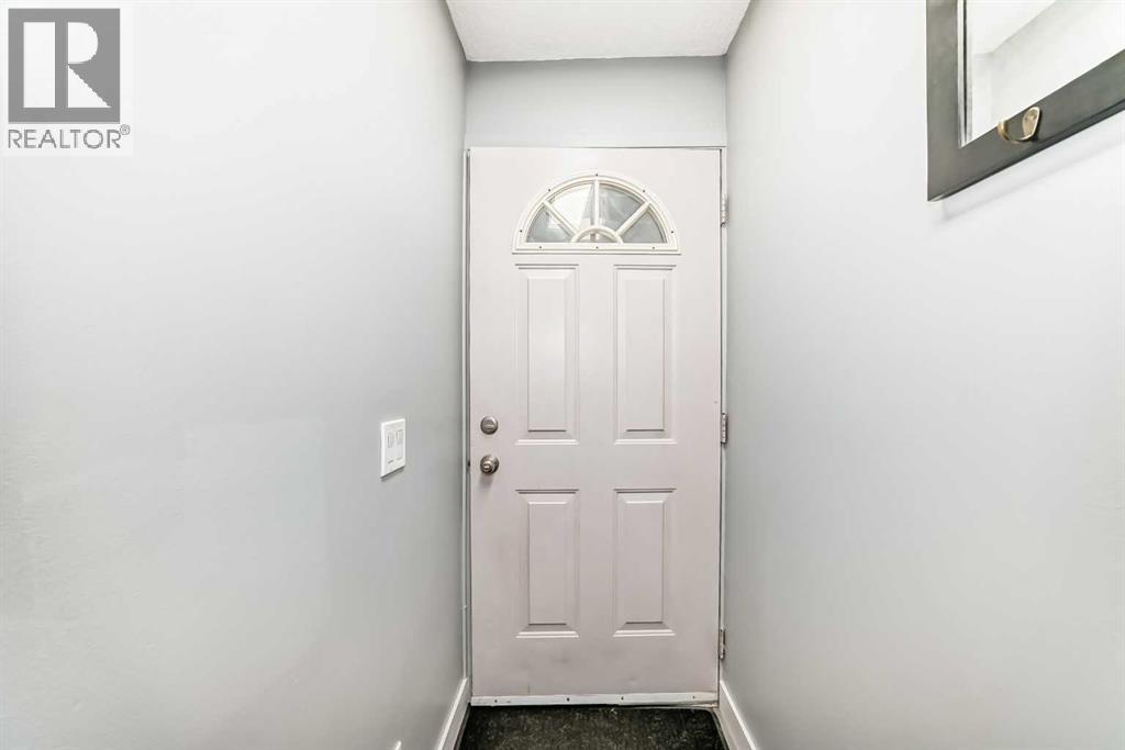 33, 3800 Fonda Way SE