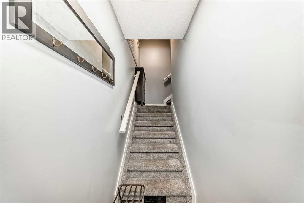 33, 3800 Fonda Way SE