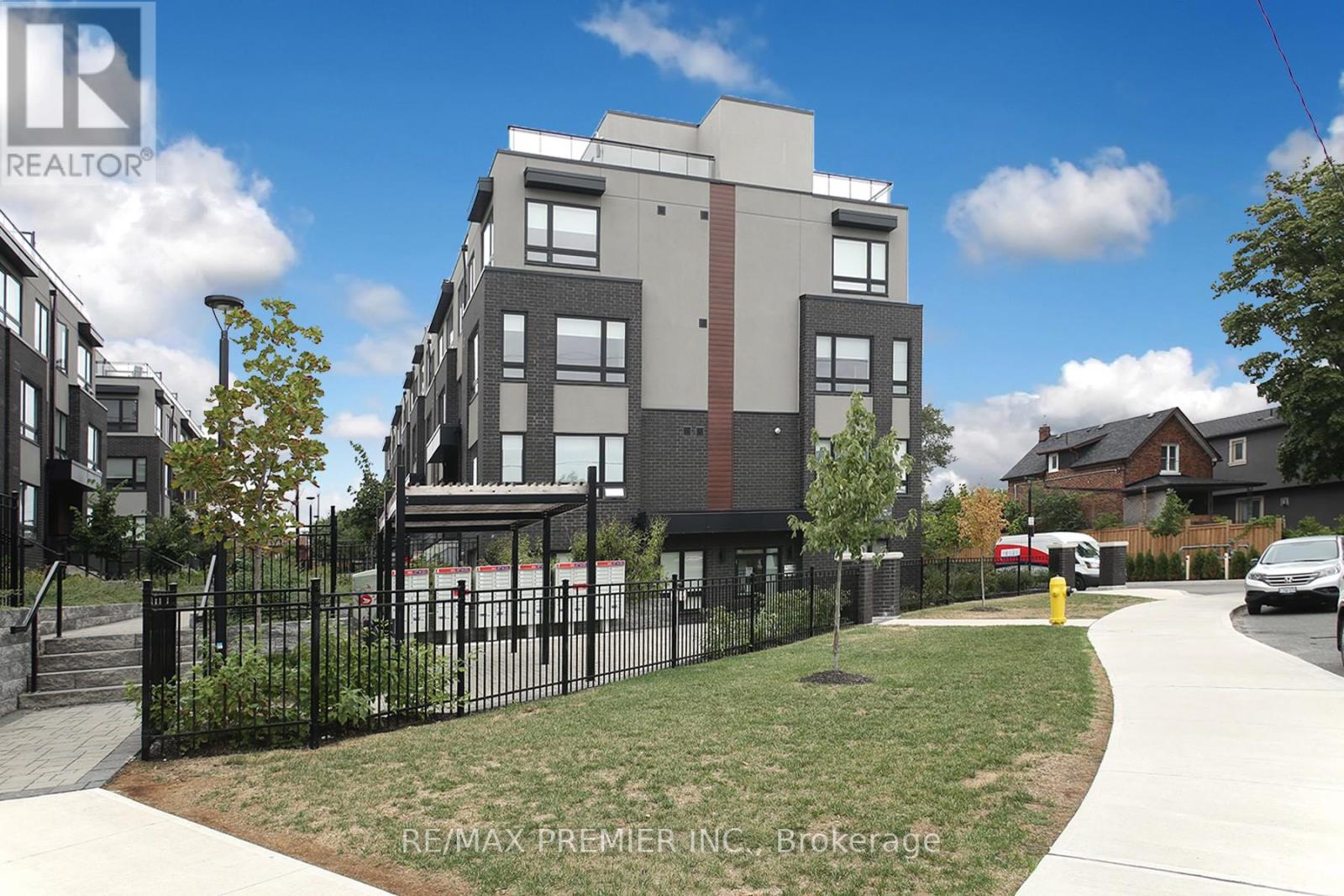 312 - 1100 BRIAR HILL AVENUE