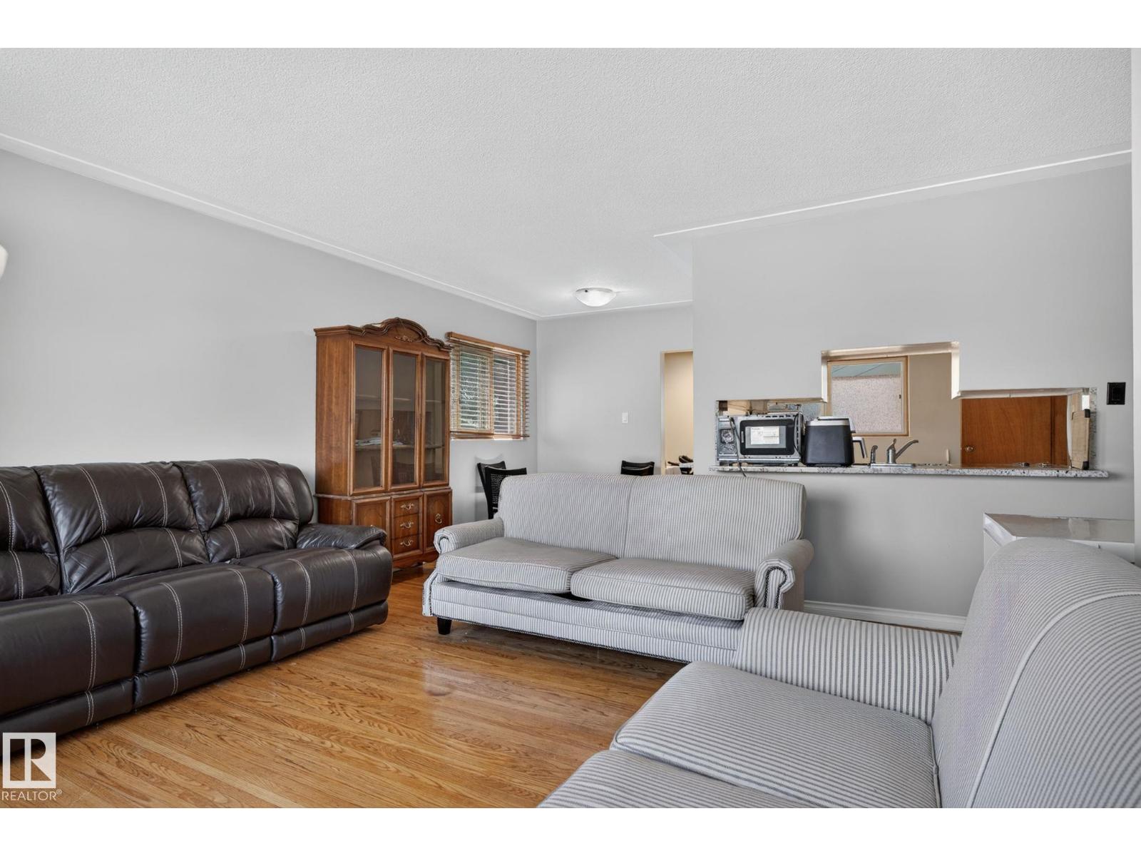 12238 48 ST NW