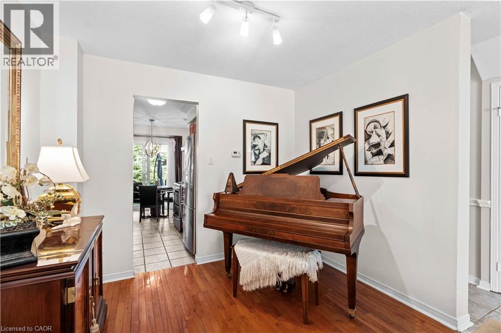 2272 MOWAT Avenue Unit# 56