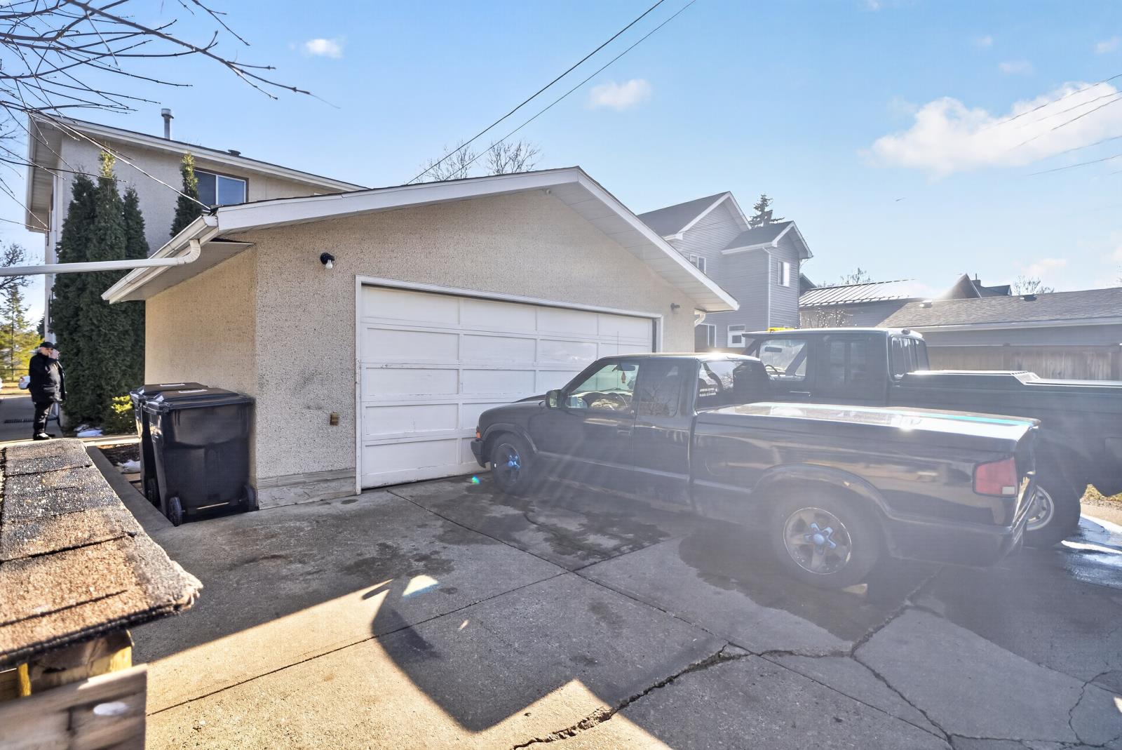 9732  75 Ave NW