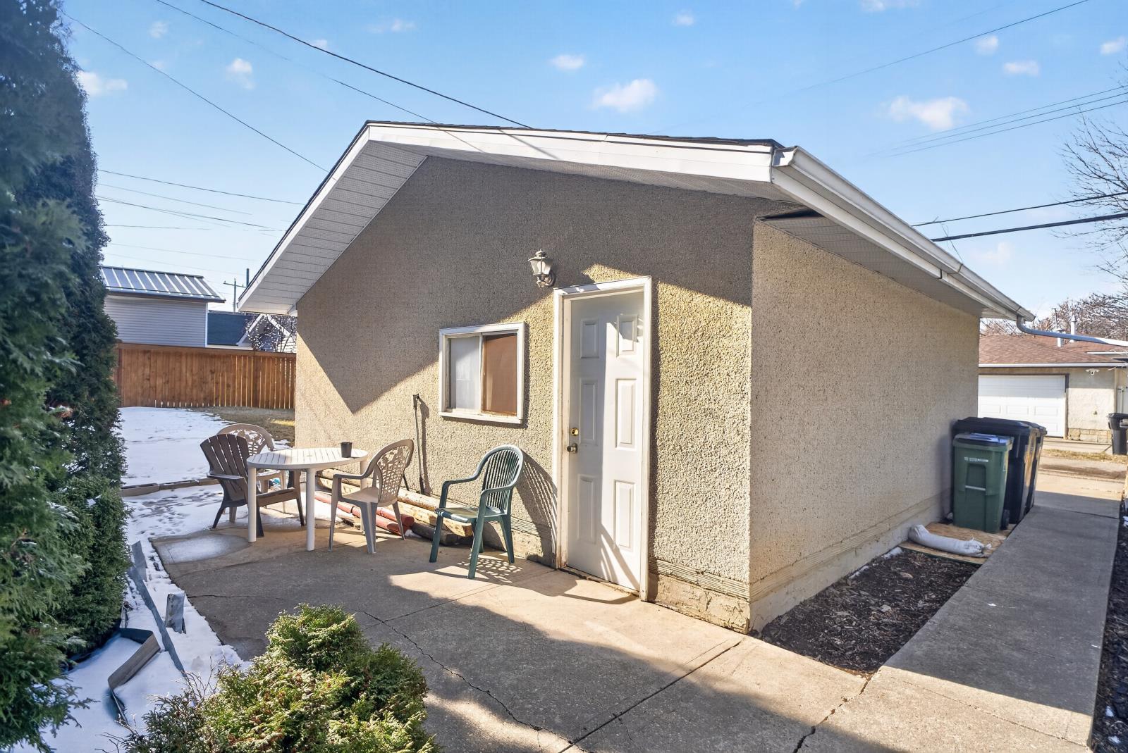 9732  75 Ave NW