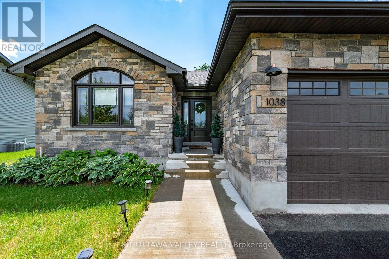 1038 BEATTY CRESCENT