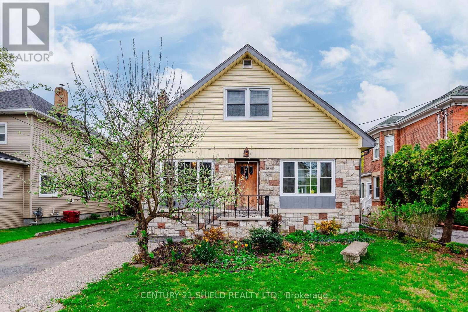 114 GLOUCESTER STREET N