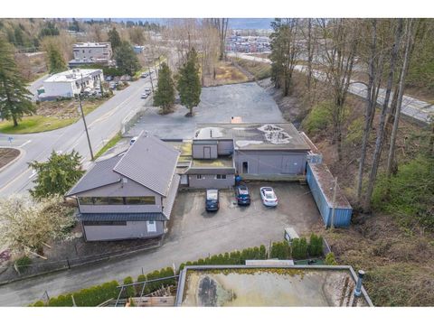 B 2265 W RAILWAY STREET Abbotsford BC V2S2E3