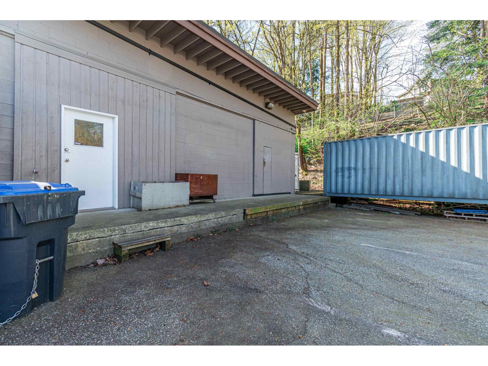 B 2265 W RAILWAY STREET