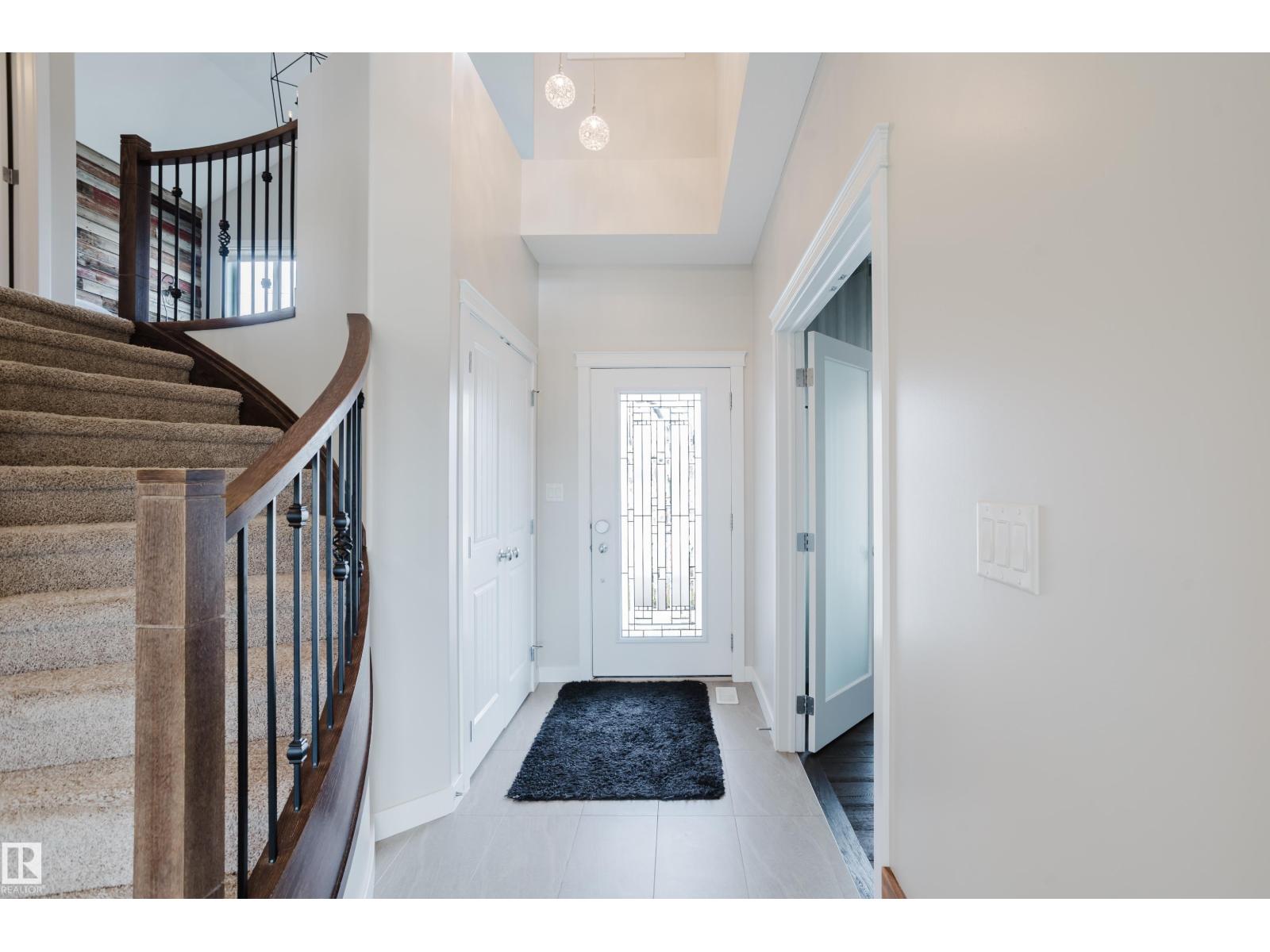 15807 11 AV SW SW