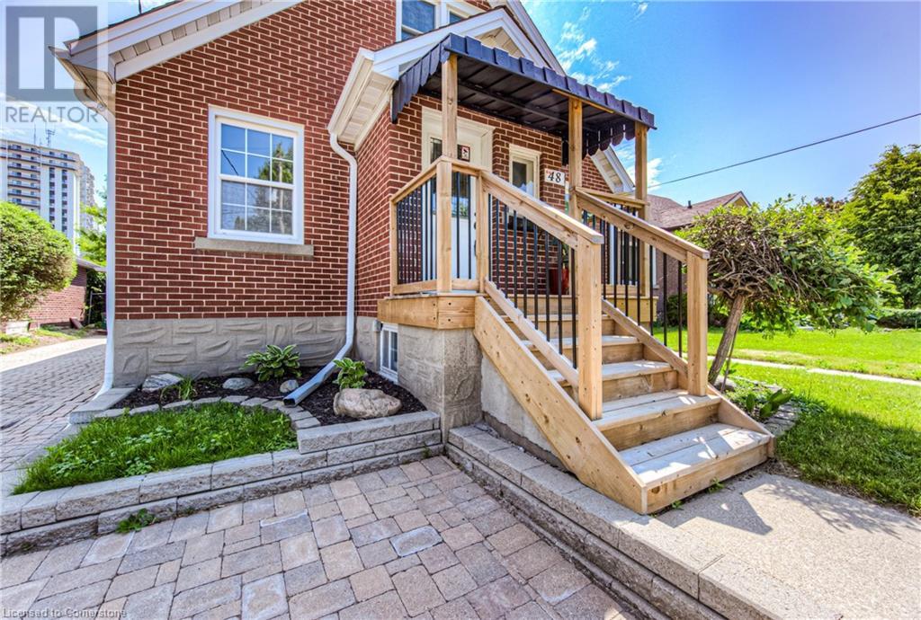 48 ELLIS Avenue