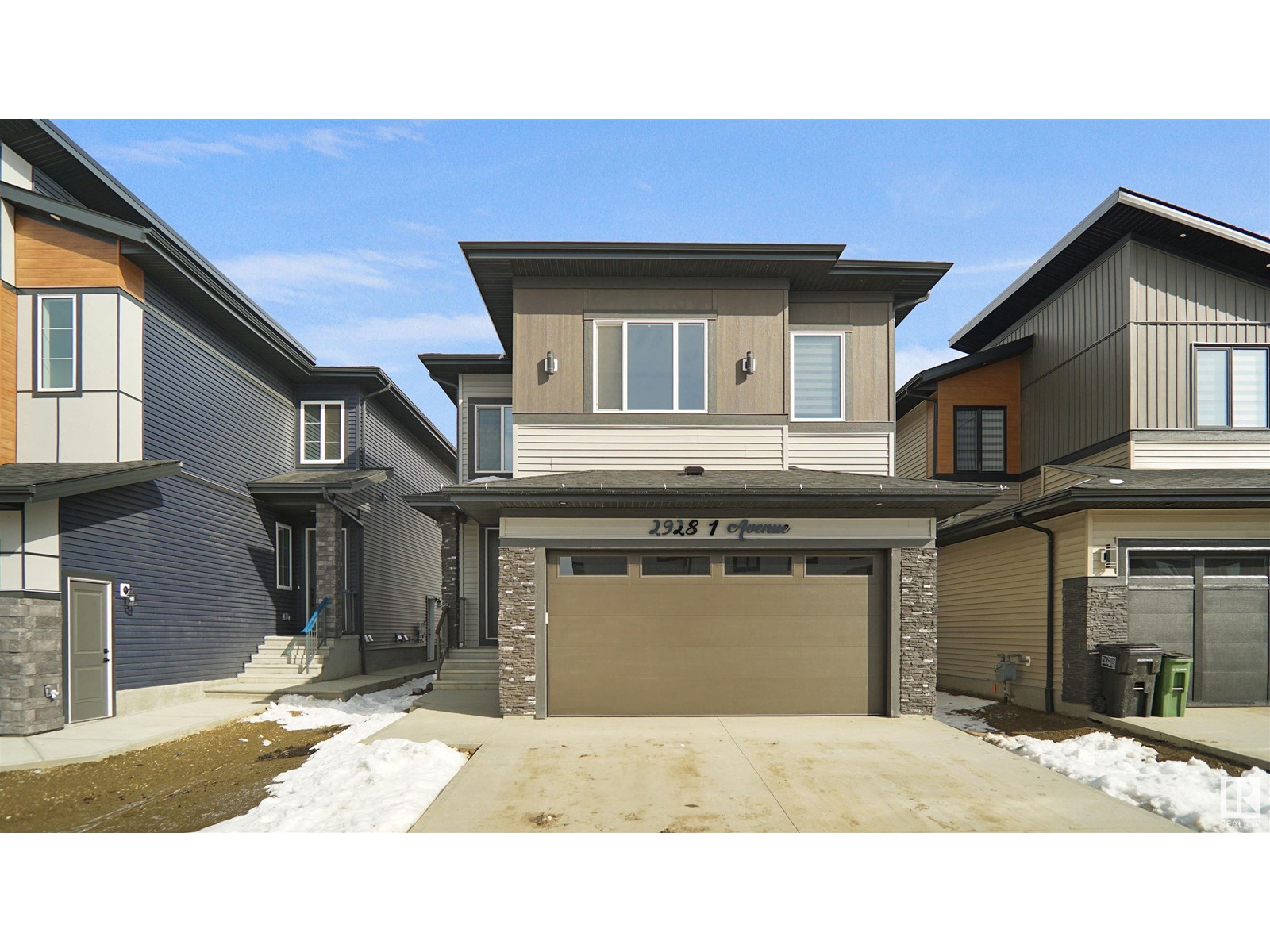 2928 1 AV SW
