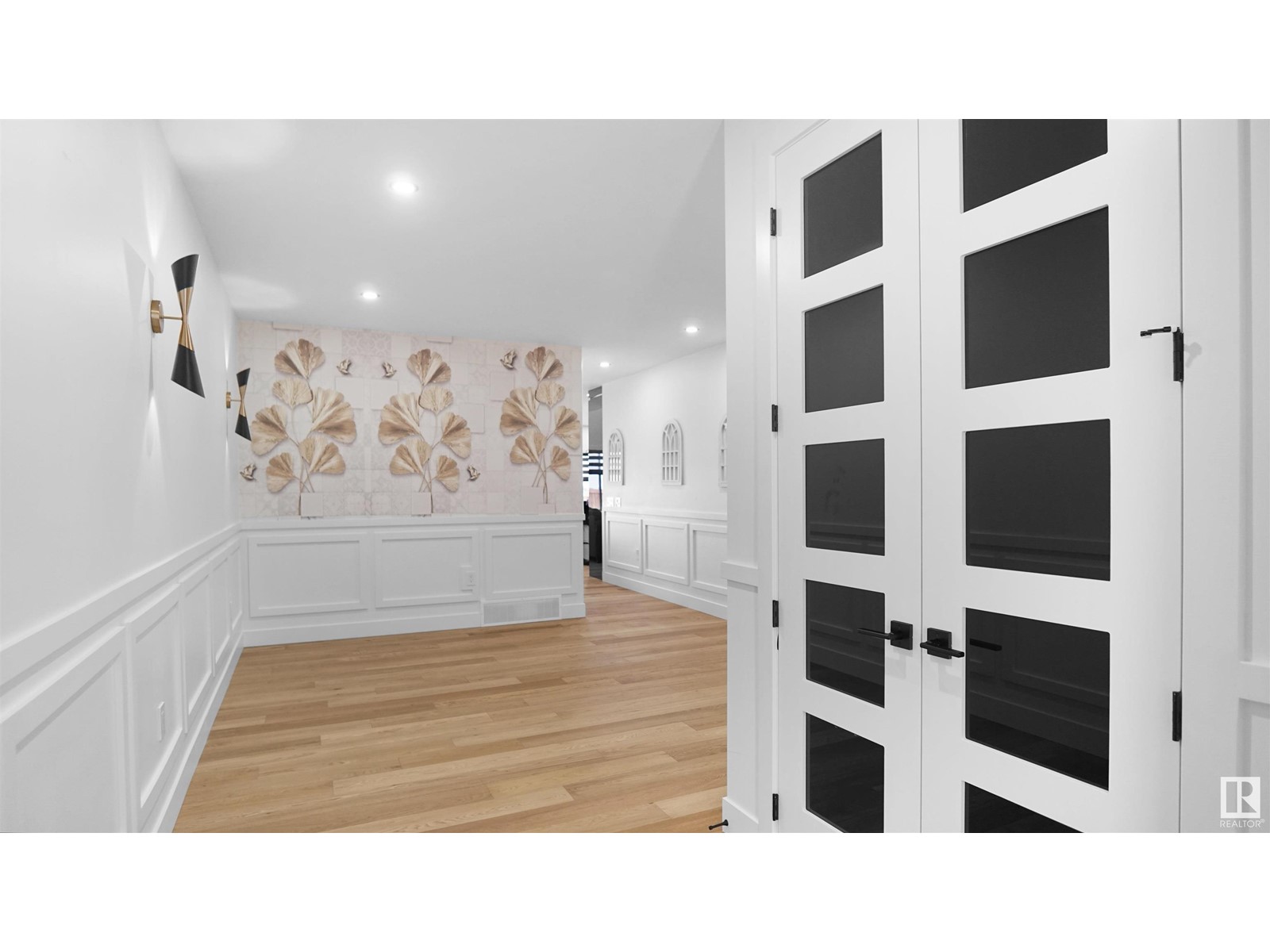 2928 1 AV SW