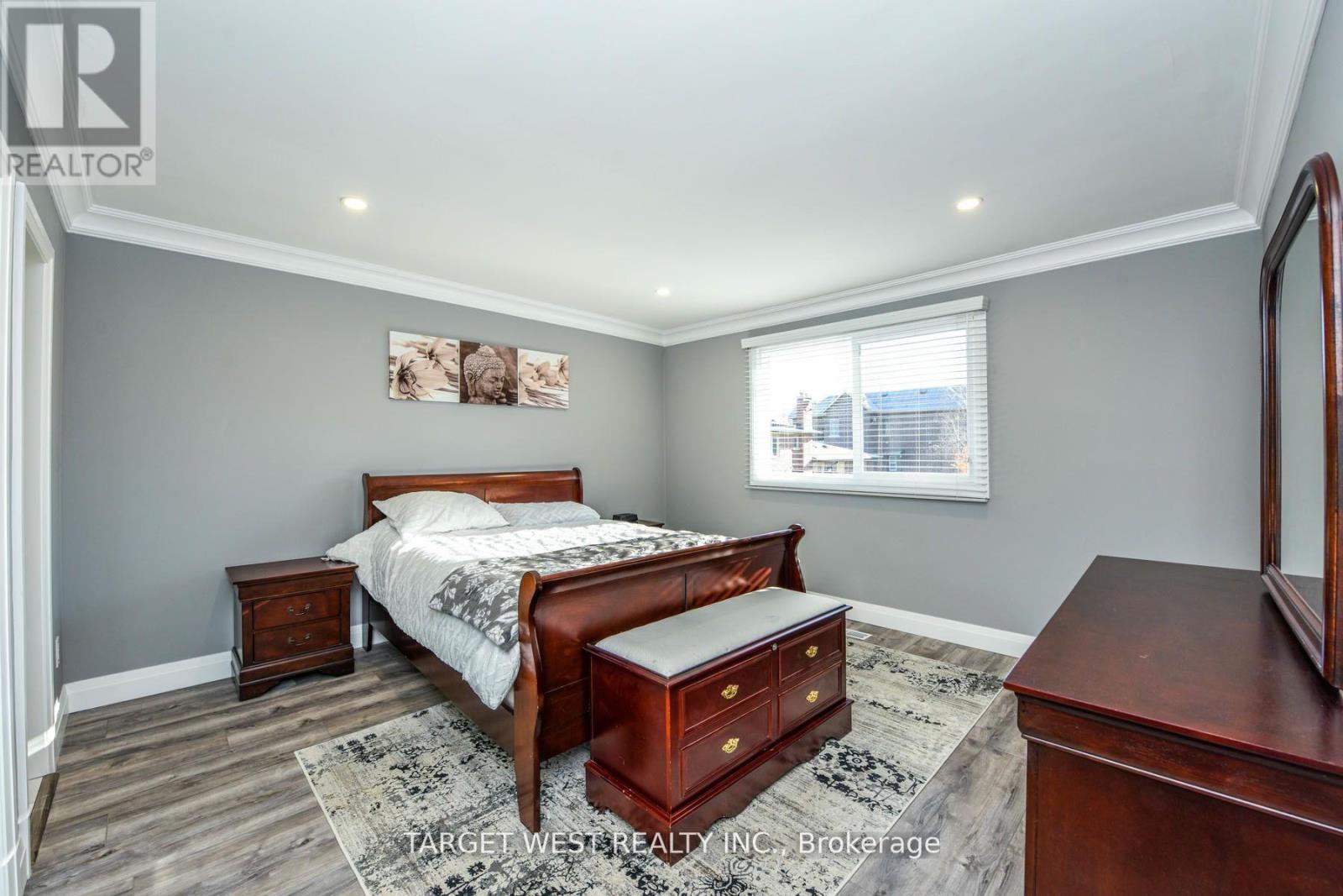 1443 SAGINAW CRESCENT