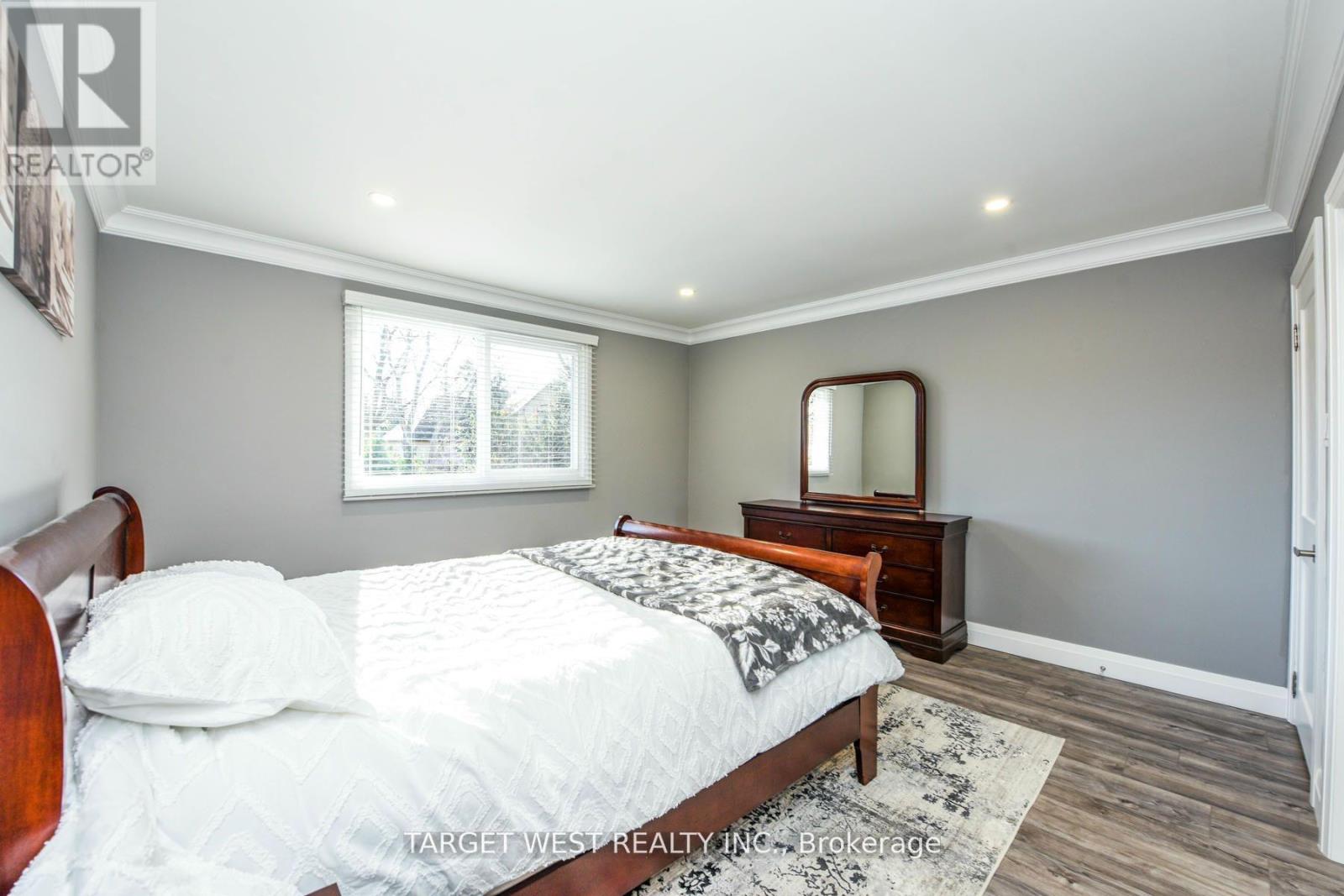 1443 SAGINAW CRESCENT