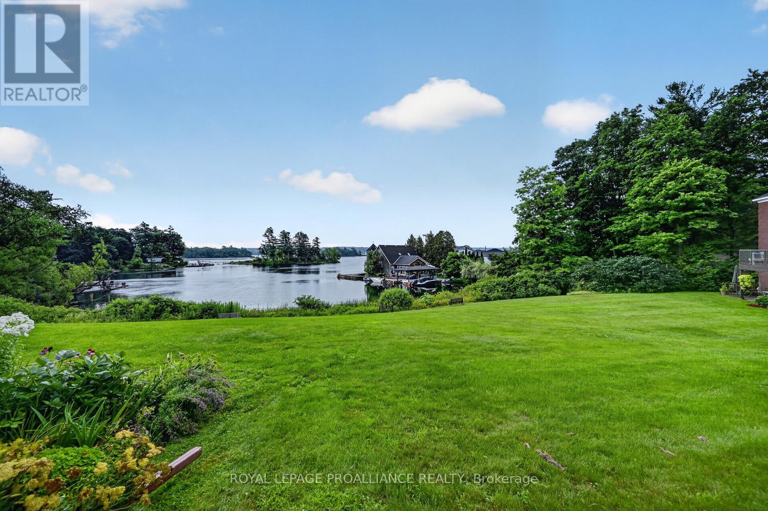 25 COUNTRY CLUB PLACE
