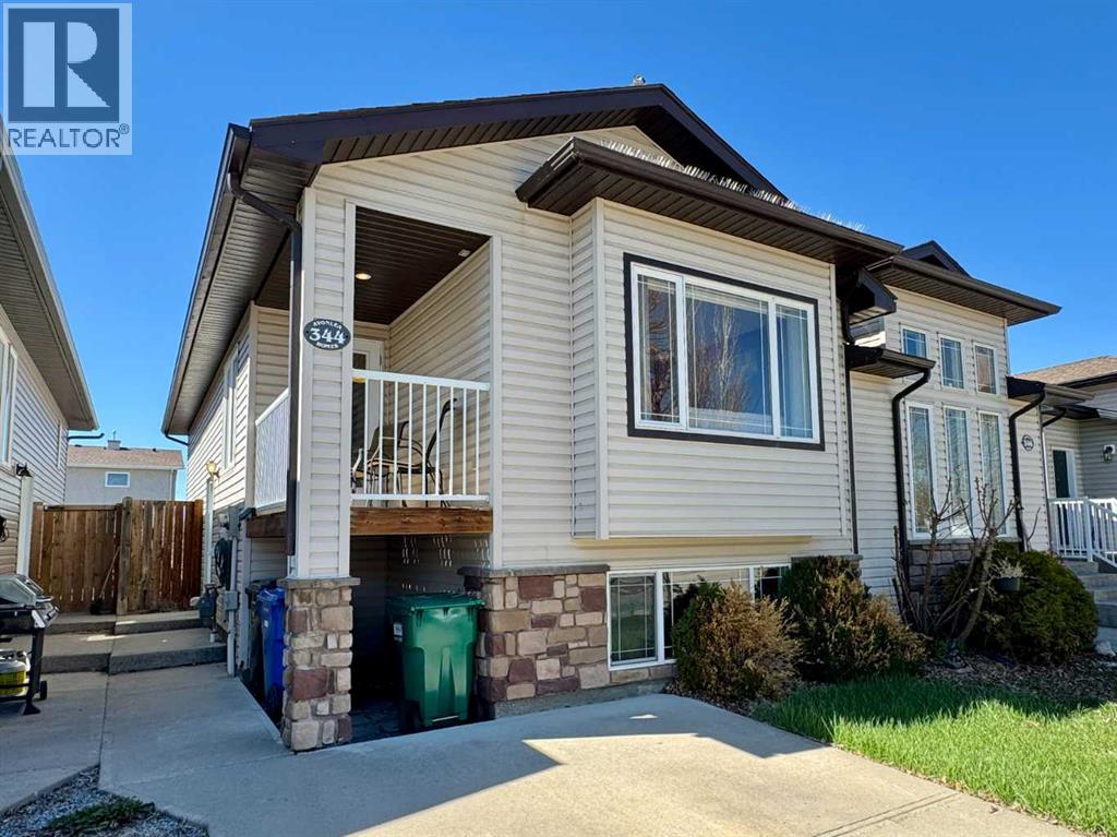 344 Lynx Crescent N
