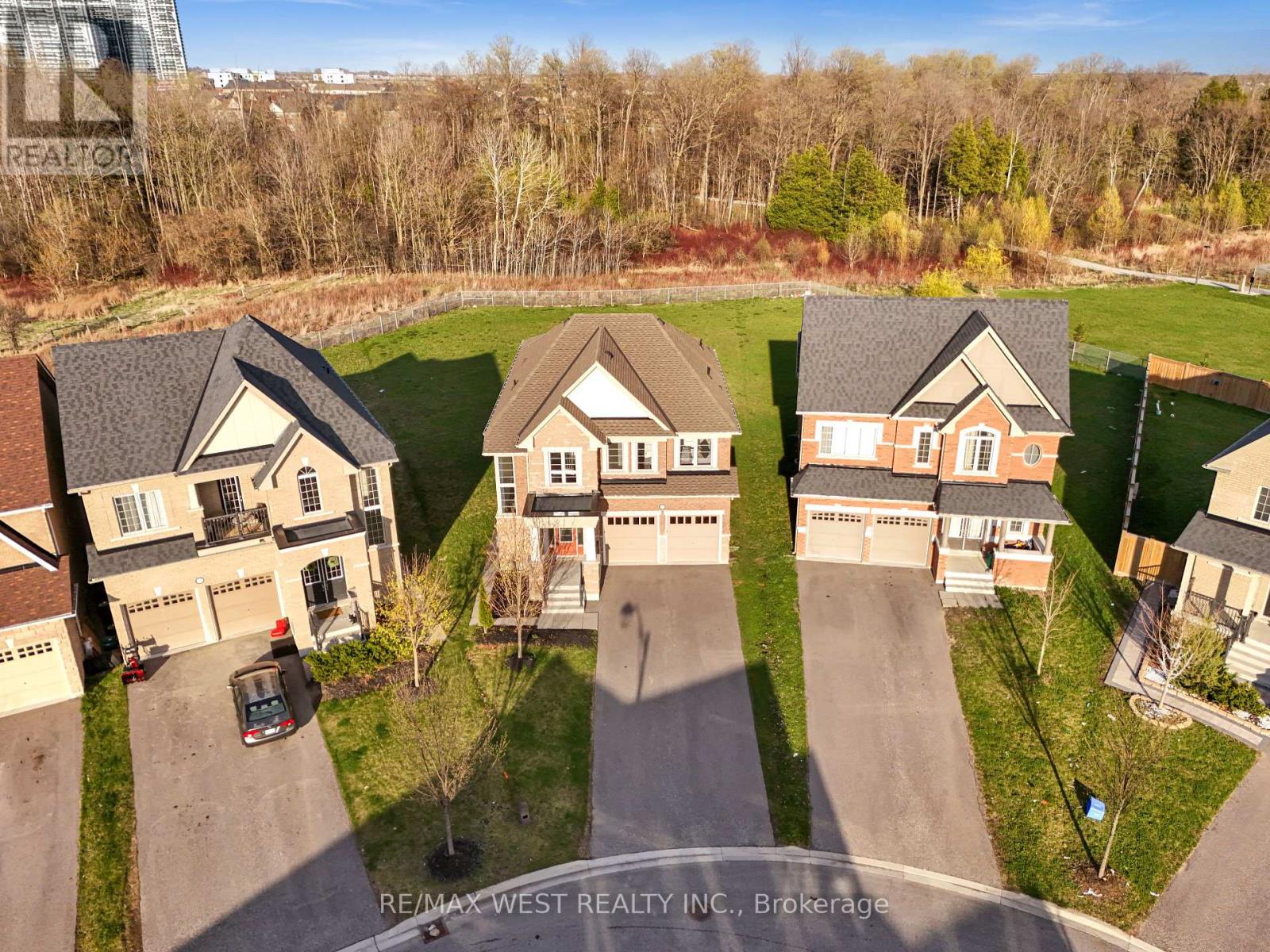 2485 BANDSMAN CRESCENT