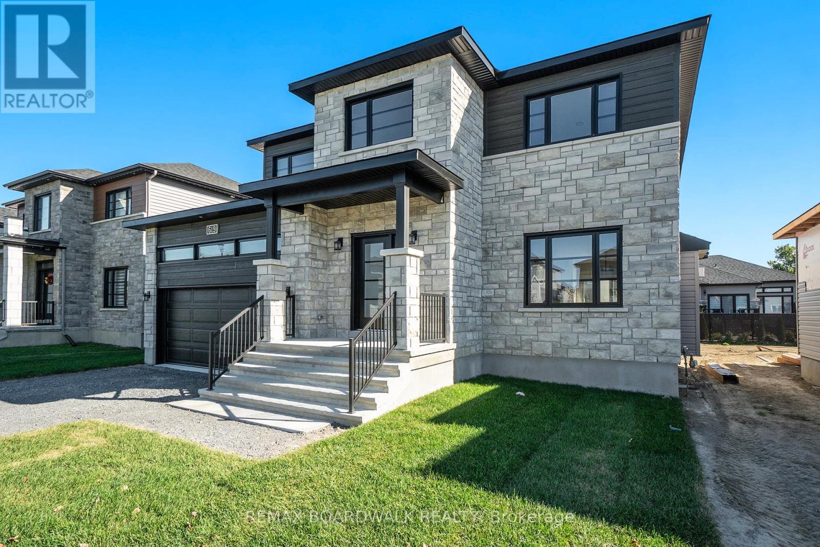 619 GENEVA CRESCENT