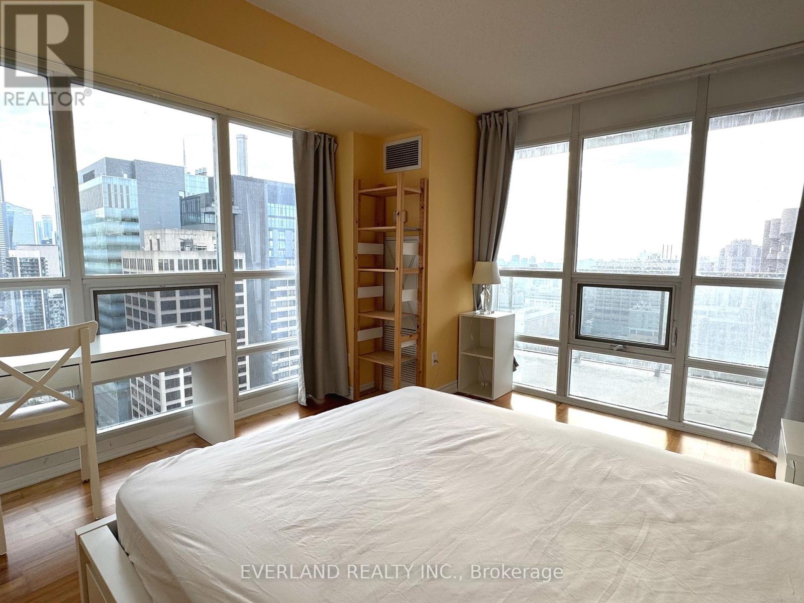 3009 - 761 BAY STREET