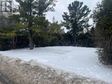 7 FRINGEWOOD DRIVE Ottawa ON K2S1T1