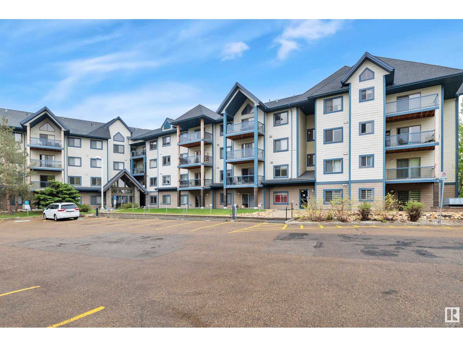 #102 2903 RABBIT HILL RD NW