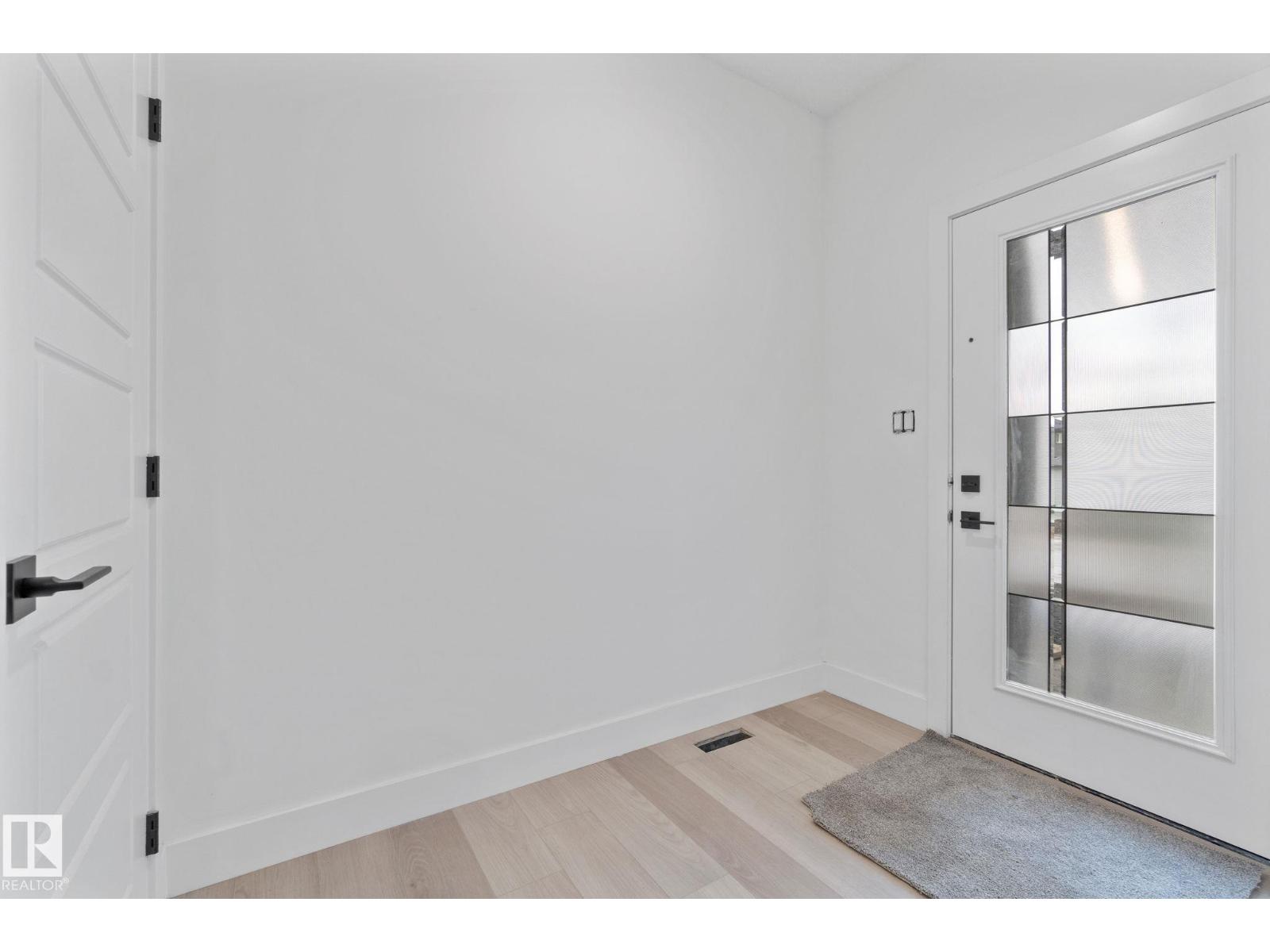 2508 210 ST NW