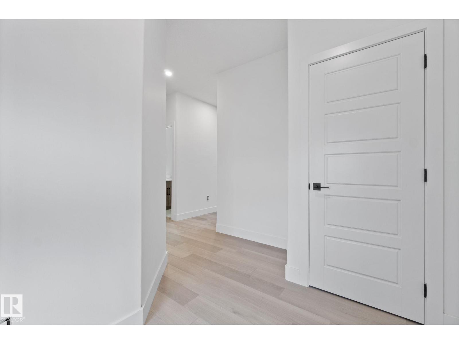 2508 210 ST NW