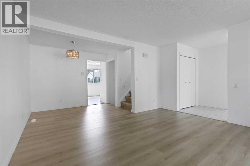 264 Templeview Way NE