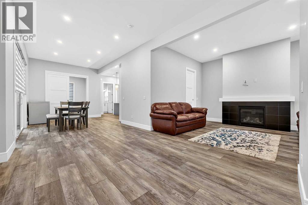 95 Rock Lake View NW