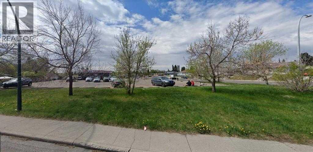 5024 Centre Street NE