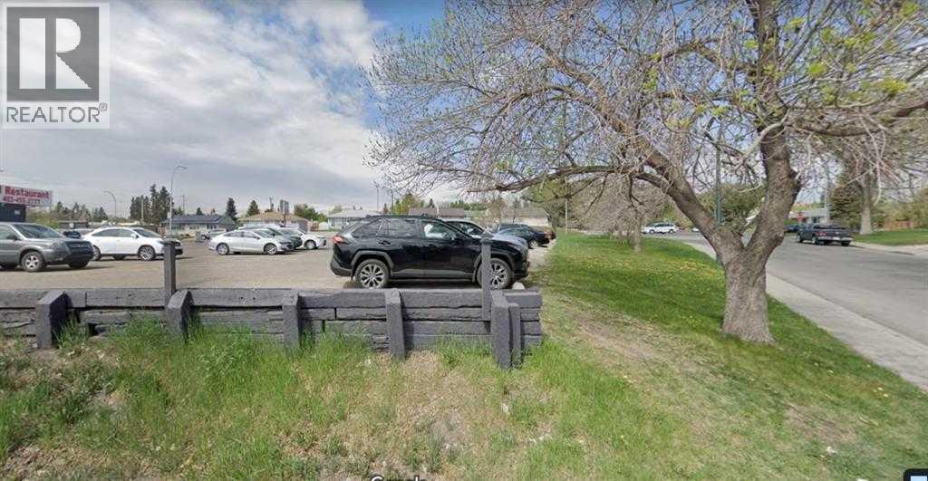 5024 Centre Street NE