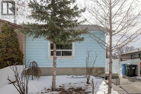 27 Castleglen Road NE Calgary AB T3J1P2